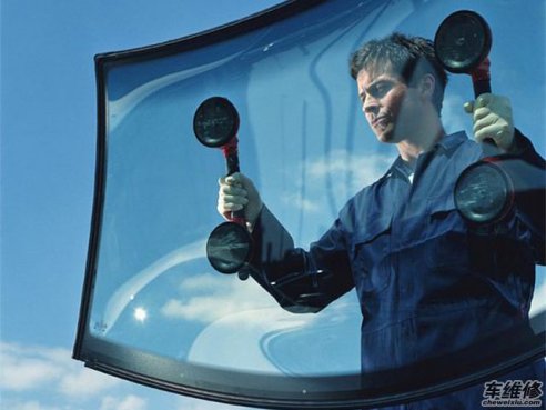 <b>自制除雾剂,有效解决冬季汽车挡风玻璃易起雾问题</b>