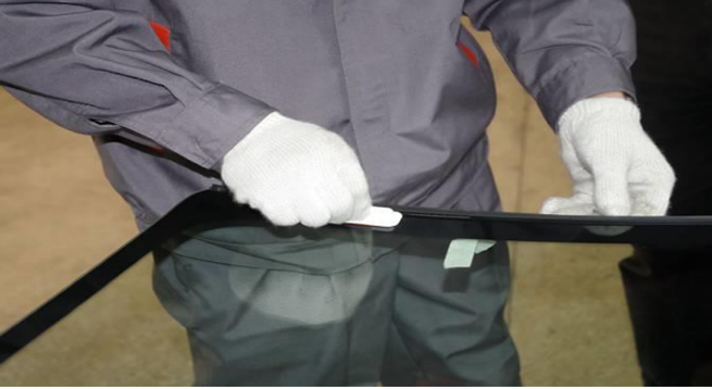 <b>汽车玻璃什么程度可以修复,成都福耀为你修复_更换_福耀原厂玻璃</b>