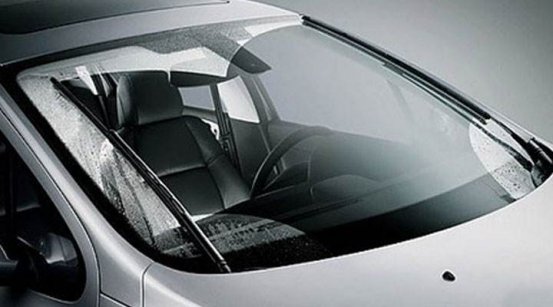 <b>轿车前挡风玻璃起雾，空调应该怎样调整？</b>