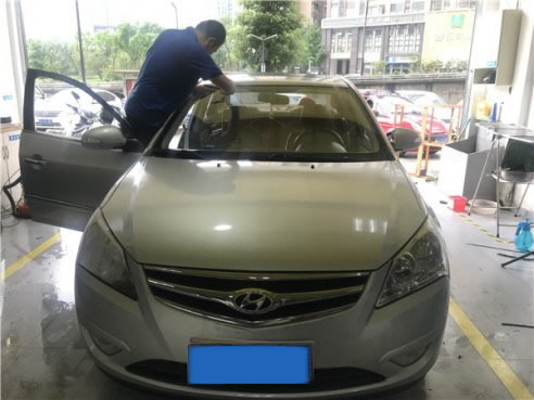 <b>福耀汽车玻璃更换案例</b>