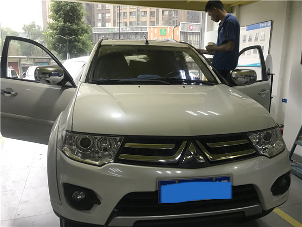 汽车挡风玻璃隔热膜