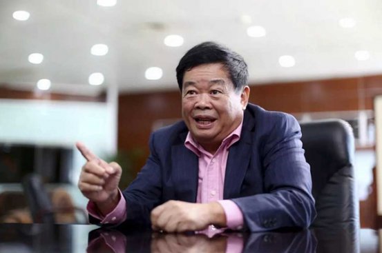 <b>玻璃大王曹德旺-美国的工会制度已阻碍制造业发展</b>