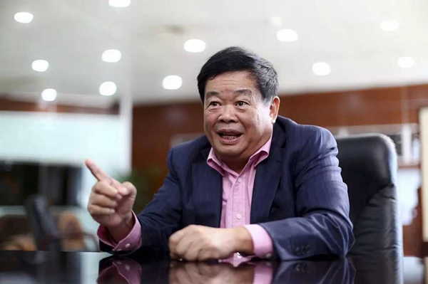 玻璃大王曹德旺