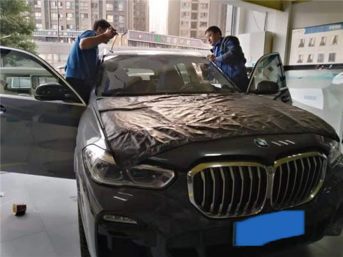 <b>宝马更换前挡风玻璃</b>