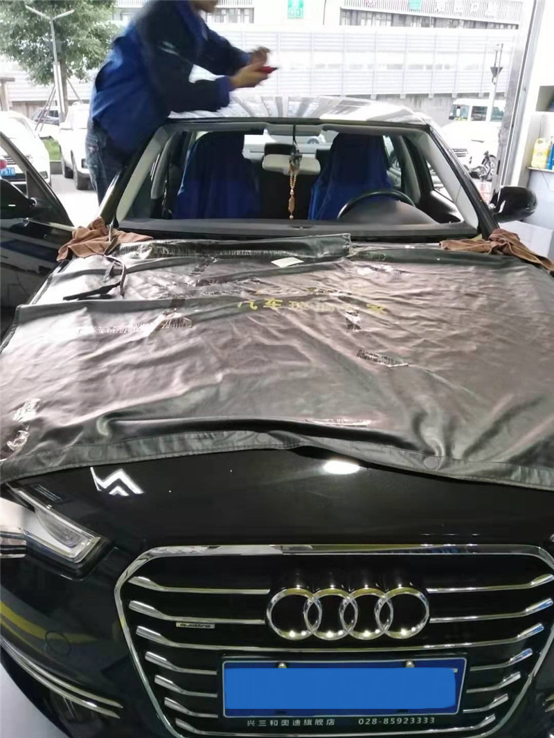 奥迪前挡风玻璃更换施工