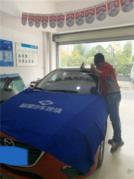 <b>成都马自达更换前挡风玻璃</b>