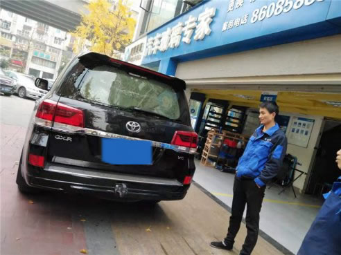 <b>酷路泽后挡风玻璃更换-福耀汽车玻璃双楠店</b>