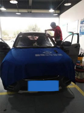 <b>哈弗H2更换前挡风玻璃</b>