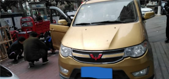 宏光S右前门玻璃更换-成都福耀玻璃双楠店