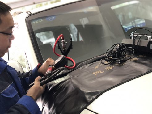 帕杰罗前挡风玻璃修复