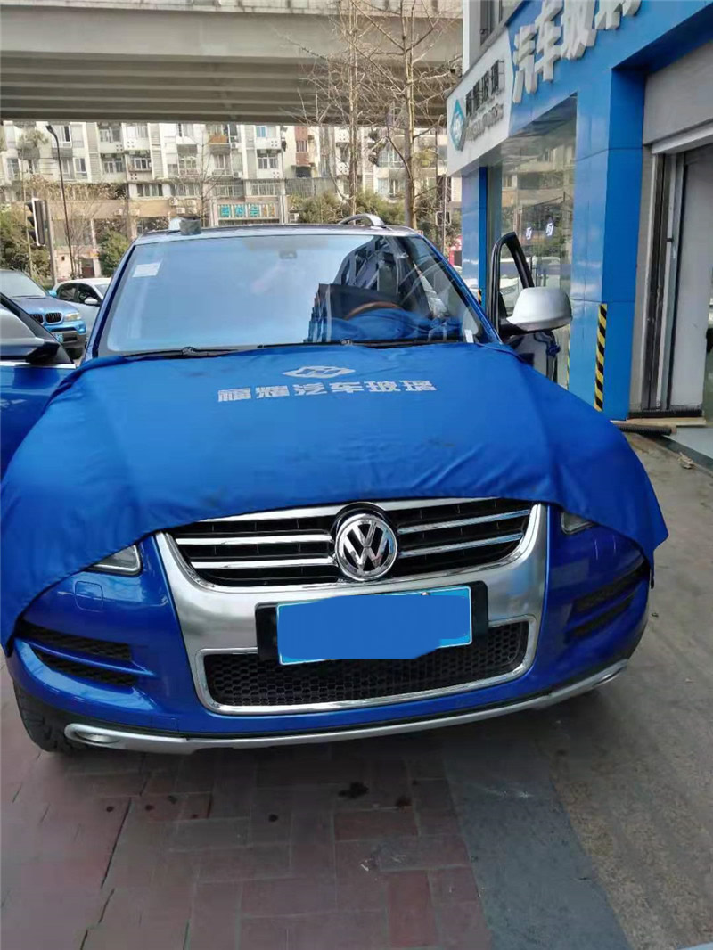 涂锐更换前挡风玻璃