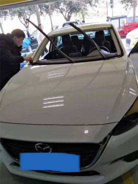 <b>马自达昂克赛拉前挡风玻璃更换-成都福耀玻璃双楠店</b>