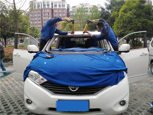 <b>贵士前挡风玻璃安装</b>