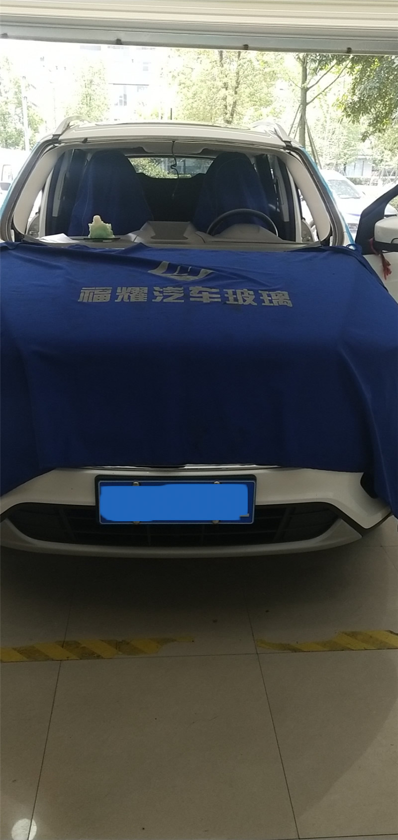 福特翼虎前档风玻璃更换