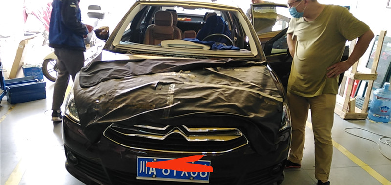 凯旋前挡玻璃更换