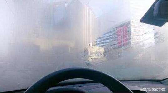 冬天车窗起雾，空调除雾，车上的AC键的使用小技巧你都知道了吗