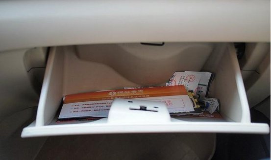 <b>2万公里才更换的奇瑞E3空调滤芯，打开一看老司机都愣住了！</b>