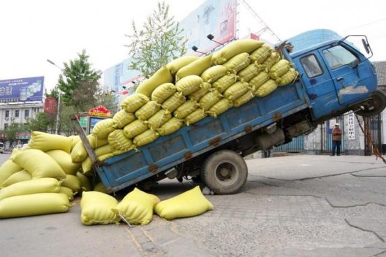 比扎钉子更可怕的7个“轮胎终结者”，遇上哭都找不到地方