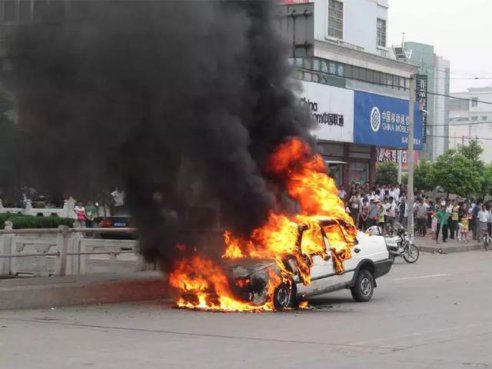 不到100块，发动机就焕然一新，汽车自燃概率大幅降低！「DIY」