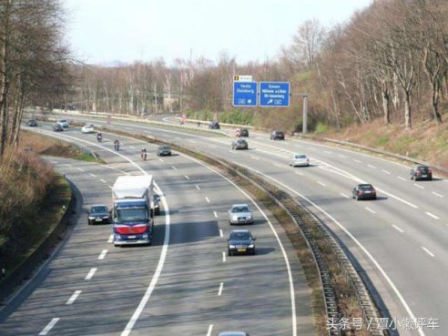 高速公路上为何很少见到跑车？这里告诉你原因