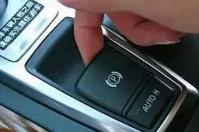 车上这几个按键经常见，很少人知道怎么用！