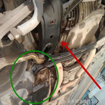 36万公里的奥迪发动机漏机油，车内还有焦糊味，让车主很是不安！