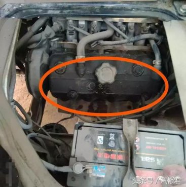 发动机隆隆的噪音让车主不安,	修车师傅检查后发现是水泵的问题!