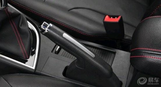 手刹“一拉到底”等于“毁车到底”？看完才知道还有这些门道