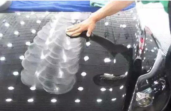 <b>打蜡、镀膜、封釉、镀晶，到底哪个好？我来告诉你！</b>