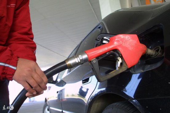 <b>只加半箱汽车更省油？广为流传的省油6大谣言，一次性为你讲清楚</b>