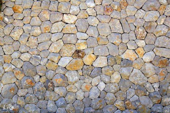 <b>比钉子更可怕的“公路杀手”，分分钟毁你汽车没商量</b>