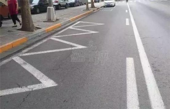 这些新交通标线不认识请不要开车上路，不然两本驾照都不够扣！