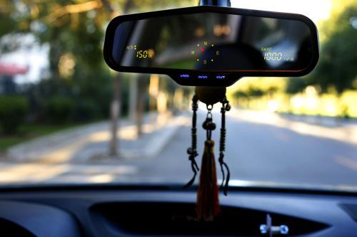 车内后视镜竟然能救命？连很多老司机都不知道