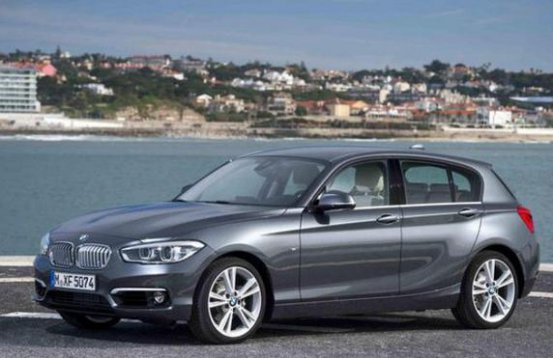 很多老司机都会在车内放两桶水，知道实情后，我马上准备了两桶