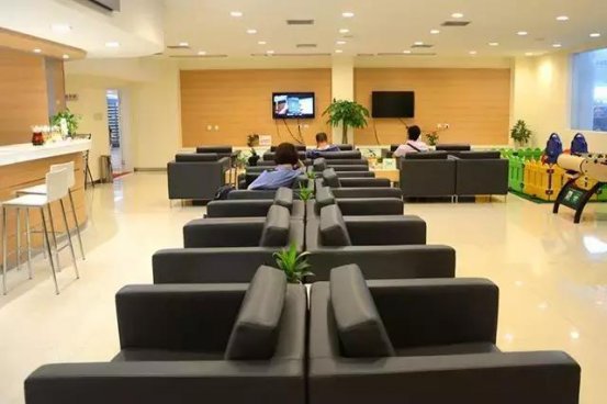 当你在4S店喝咖啡的时候	师傅们都对你车做了什么