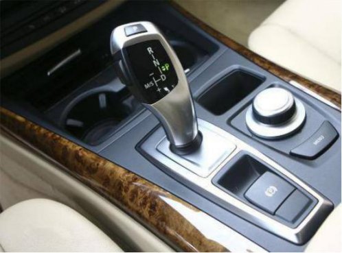 你真以为自动挡车那么容易开？