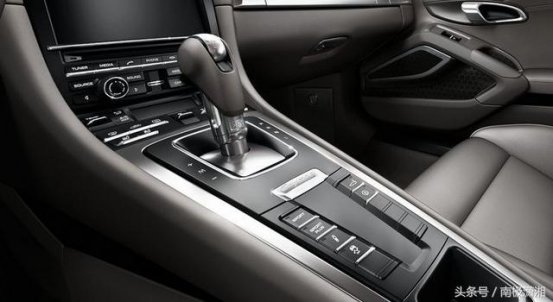 这5个自动档汽车驾驶技巧，目前学会还不算晚！