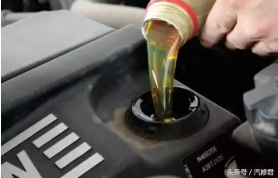 <b>误以为宝马烧机油，车主每月加1L机油，后车跑不动了</b>