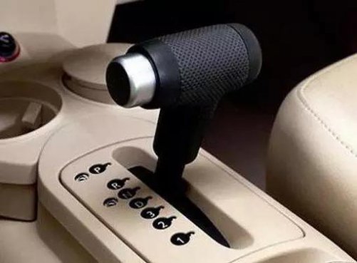 这些伤车的驾驶陋习你有吗？