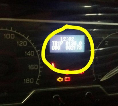 变速箱也被震碎了，汽修师傅说八九不离十是因为传动轴坏了