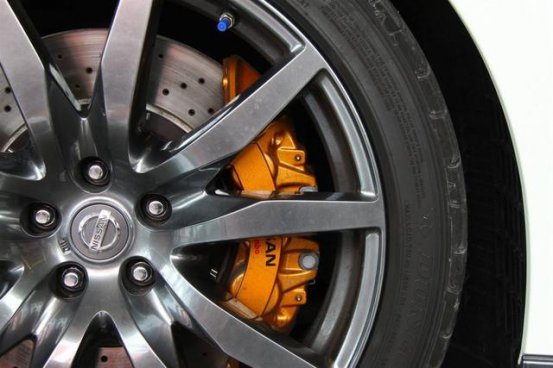 上高速之前一定要检查车子这里！很多人就是不重视出了事故！