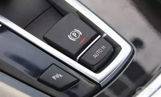 胡乱按车上的这些按钮，就离翻车不远了，谁也救不了你！