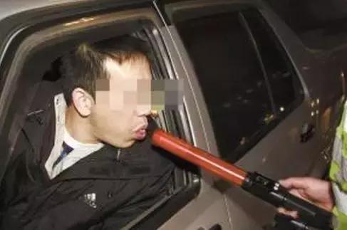 这几种行为不仅非常危险，一经发现直接扣12分，你知道吗？