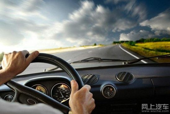 刹车油要多久换一次，为安全起见，这几种情况一定别大意！