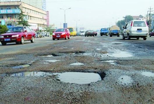 <b>公路上比钉子更可怕的3种东西，简直是隐形杀手！</b>