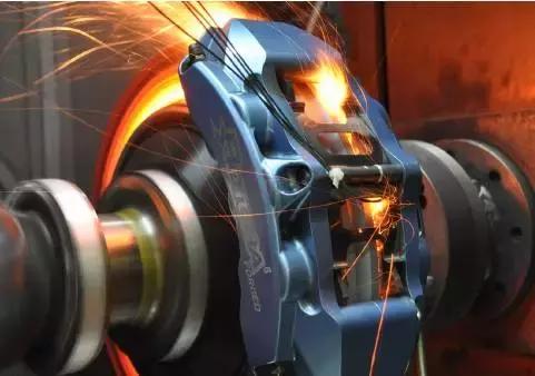 搞事情！20个品牌厂商也被曝刹车片不合格，选它一定要谨慎！