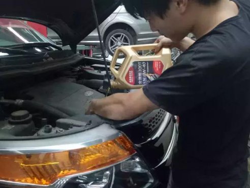 谁能告诉我，机油到底多久才换一次？