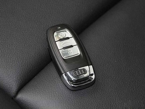 车钥匙上的这些功能，全知道的就是老司机？