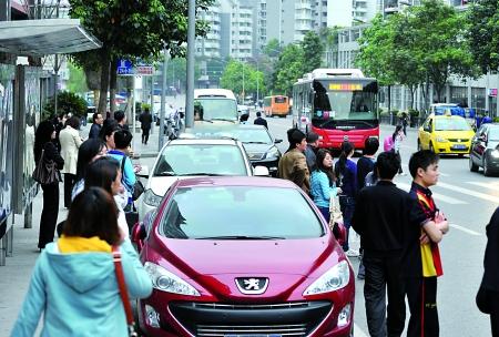 8月起，如果车主在加油站违停，高可罚款2000元？