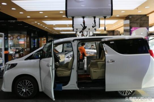 为了好看，汽车里加装这个等于自杀